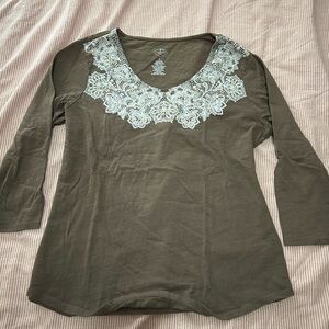 Brown 3/4 Sleeve Top with White Lace Detailing & Gold Appliqué Dots